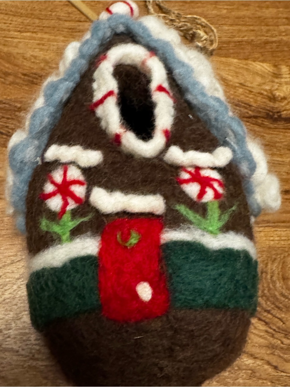 NWT 100% Wool Felt REAL BIRDHOUSE Gingerbread House Holiday Christmas decor